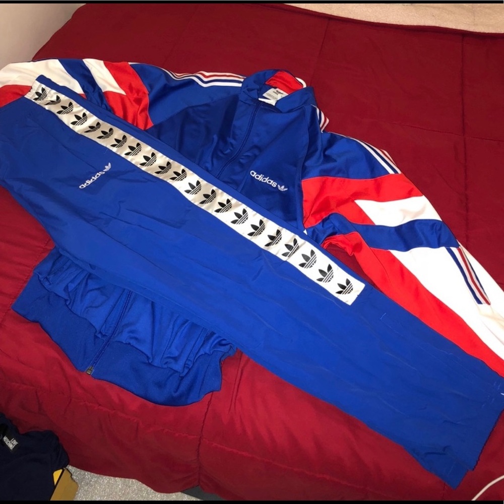 Men’s adidas track suit. GREAT CONDITION!